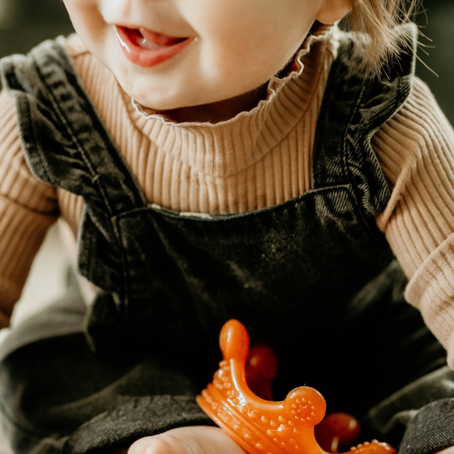 100% Food Grade Silicone Sensory Development Crown Teether - Image 7
