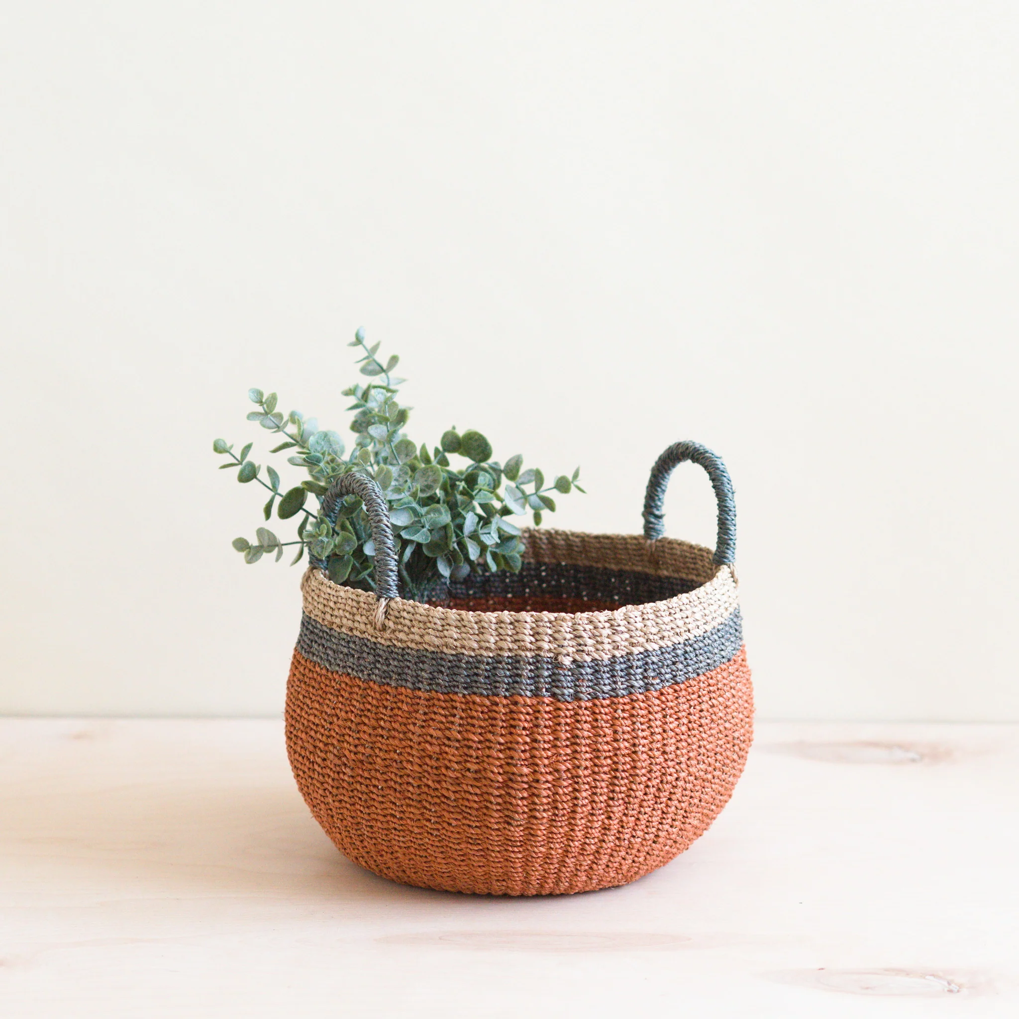 Abaca Bulge Basket - Image 7