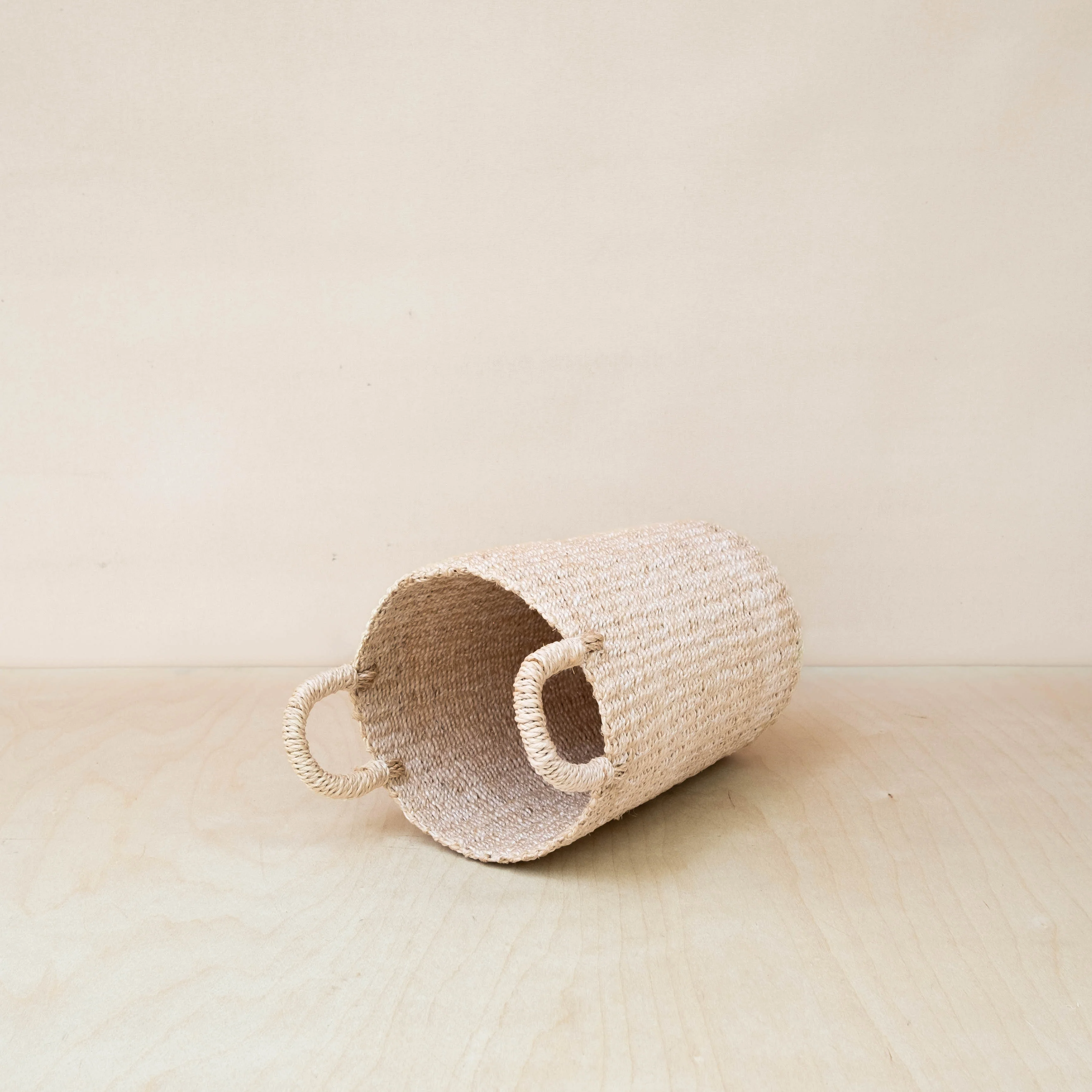 Abaca Cylinder Vase - Image 8