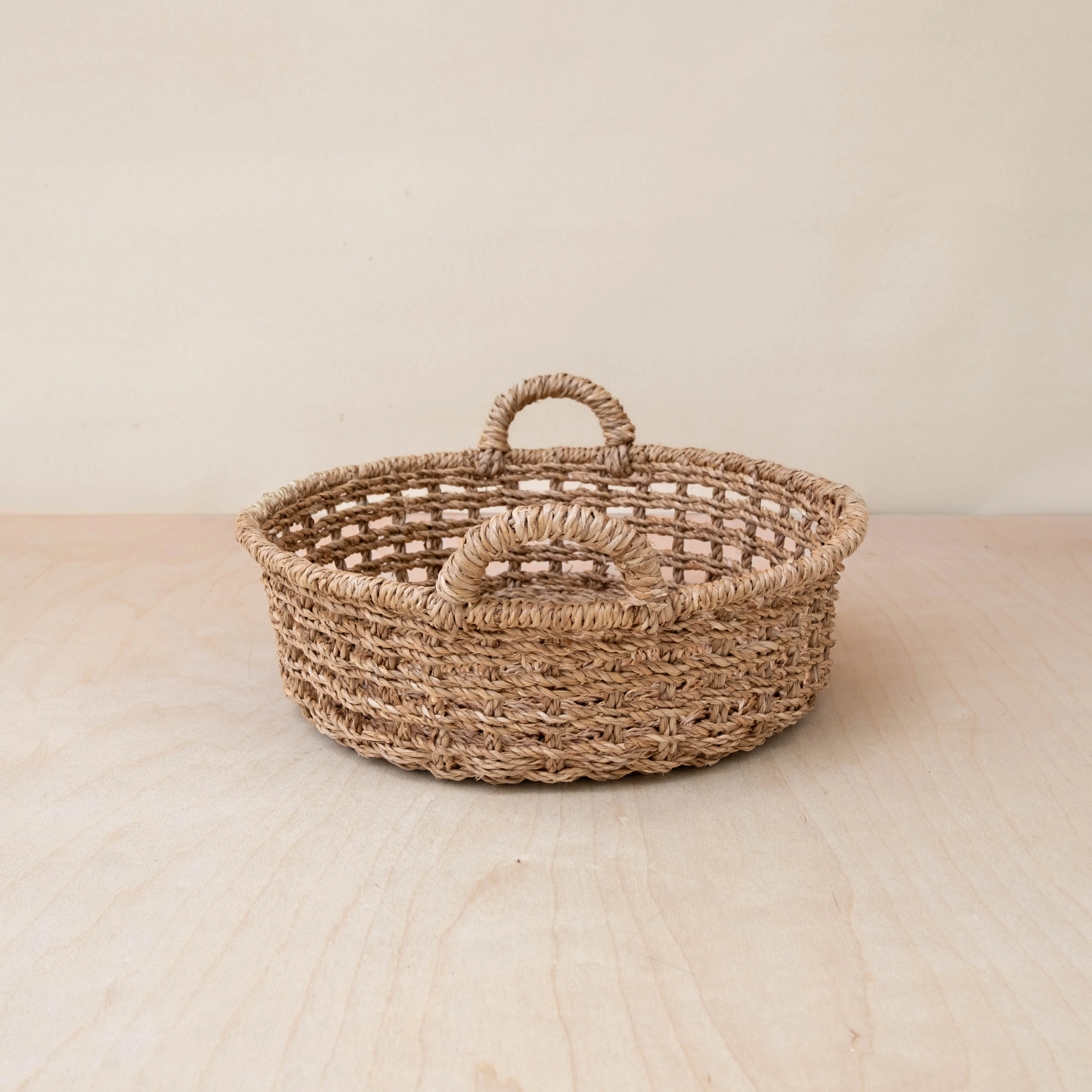 Abaca Round Tray Open Weave with Cutout Handles - Image 4