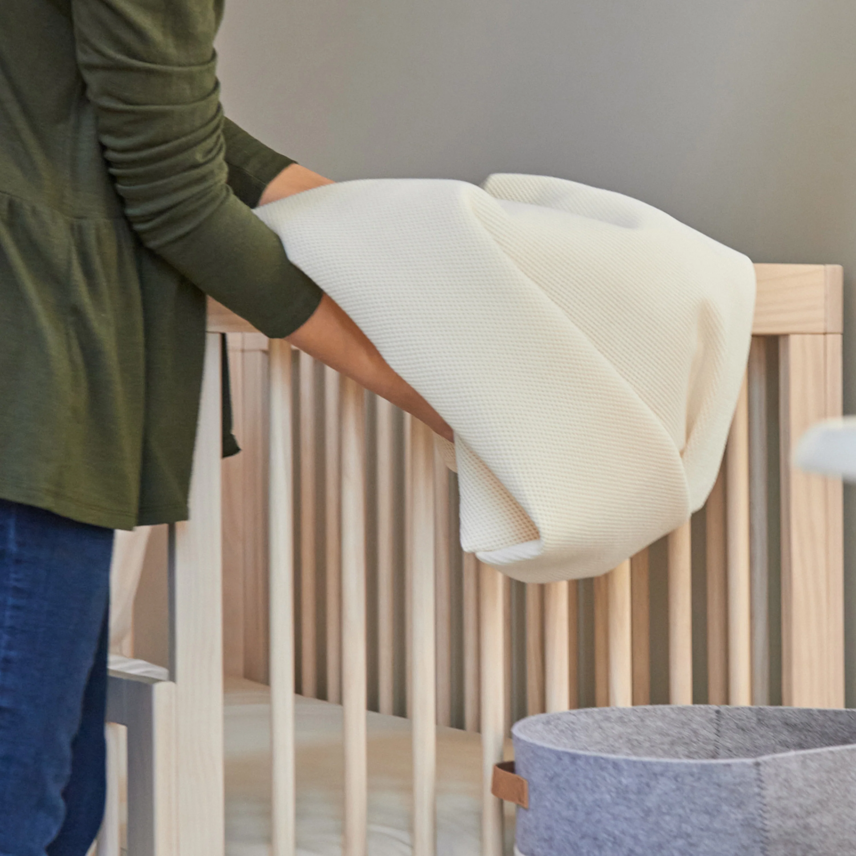 Breathable Crib Mattress Cover - Image 4