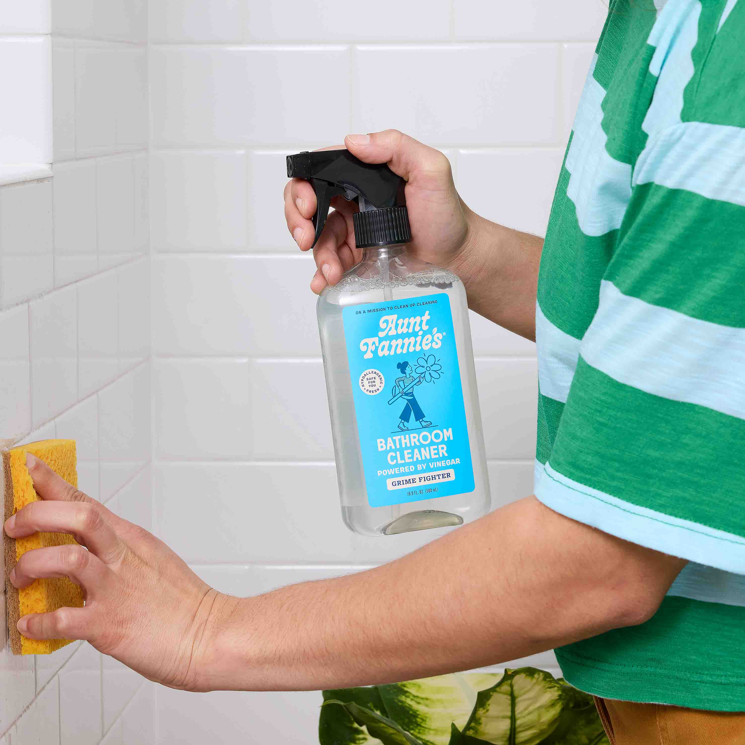 Bathroom Cleaner - Image 3