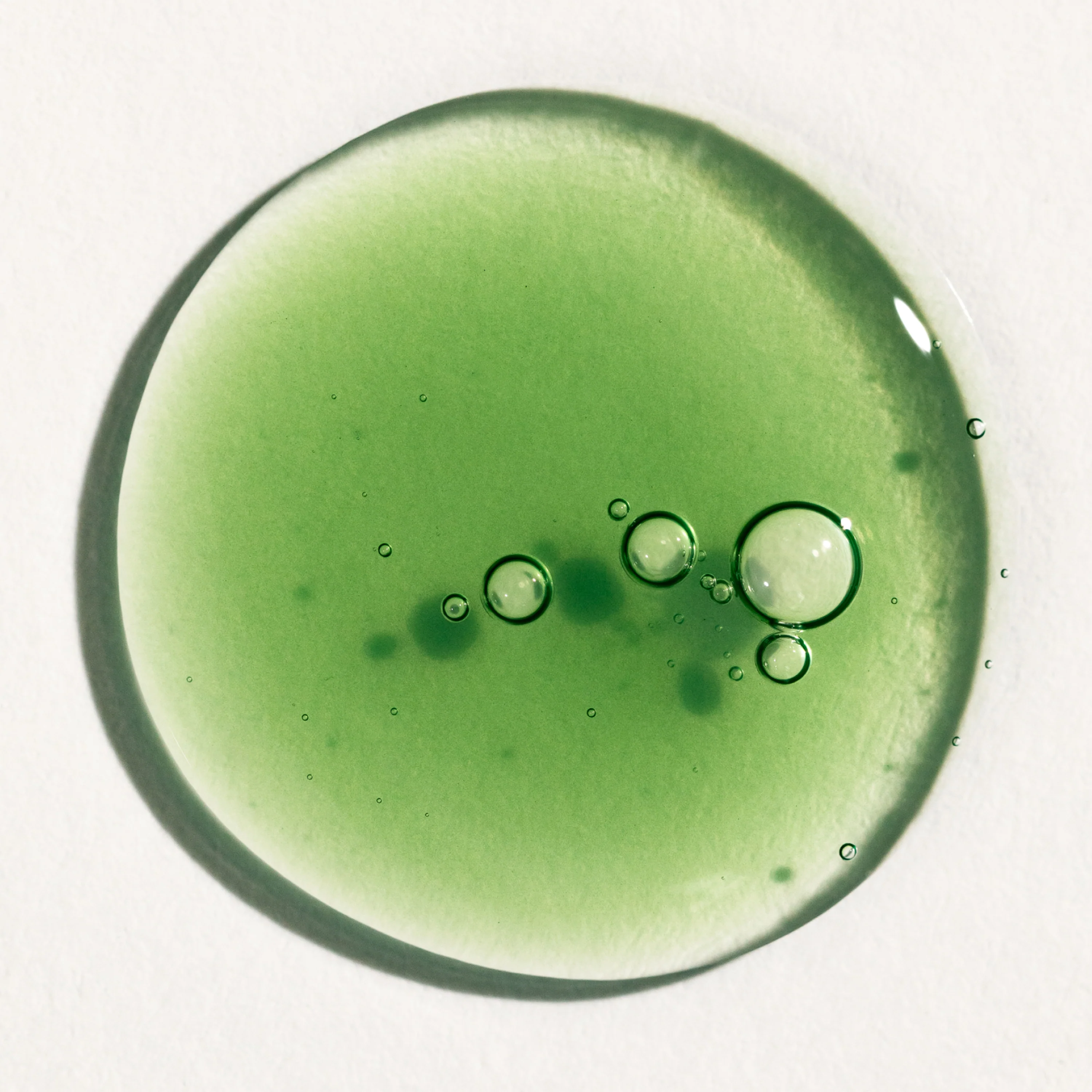 Chlorophyll Discoloration Serum - Image 3