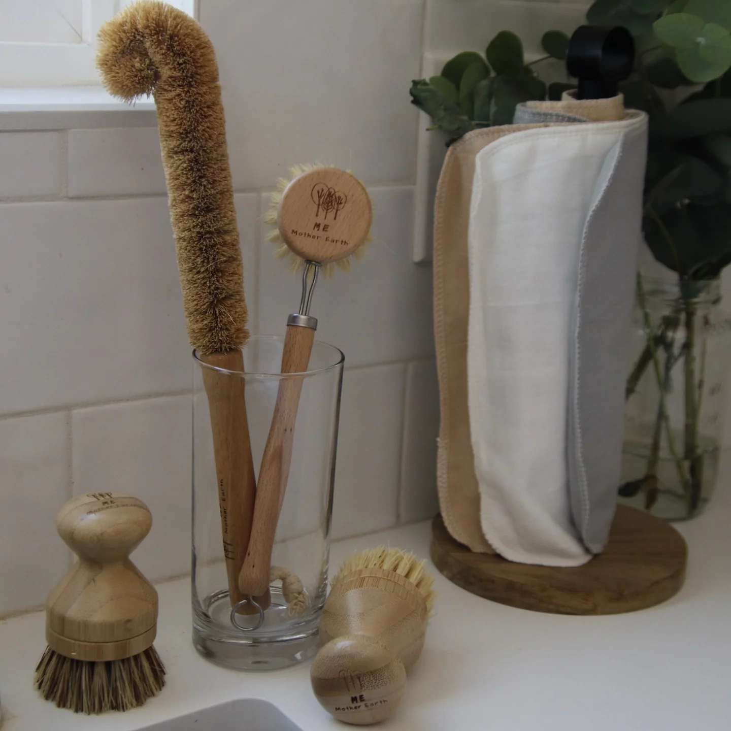 Coconut Bottle Cleaning Brush - Image 2