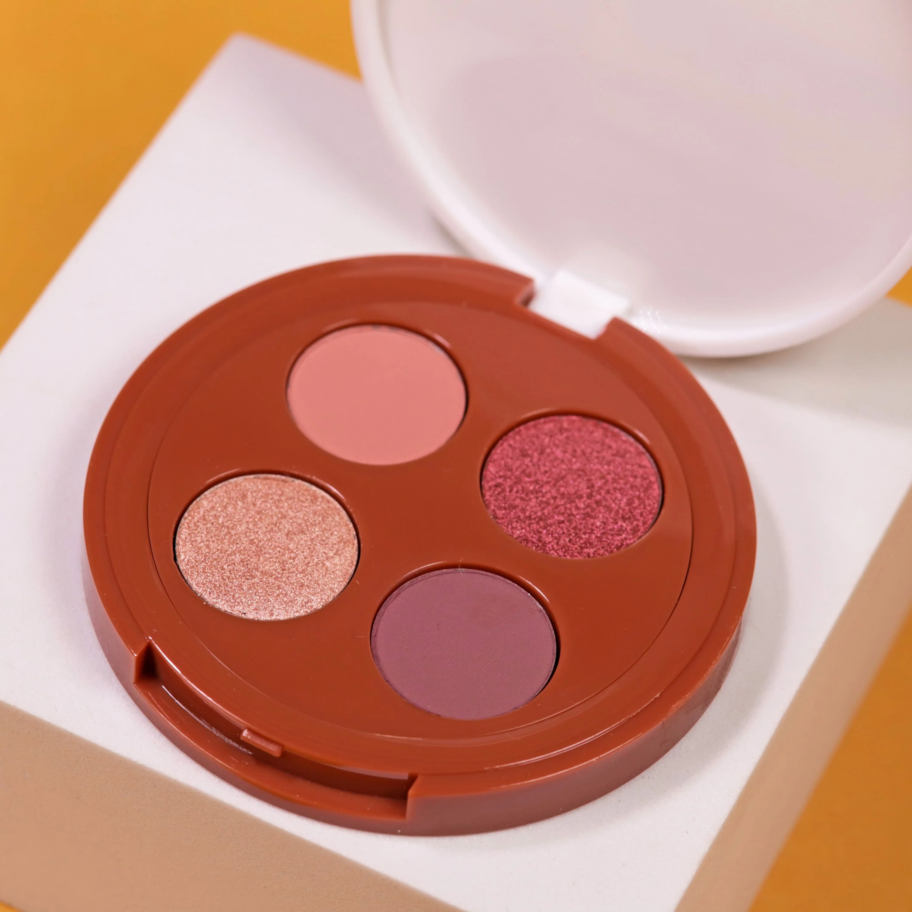 Coffee Oil Infused Pigmented Eyeshadow Palette - Image 3