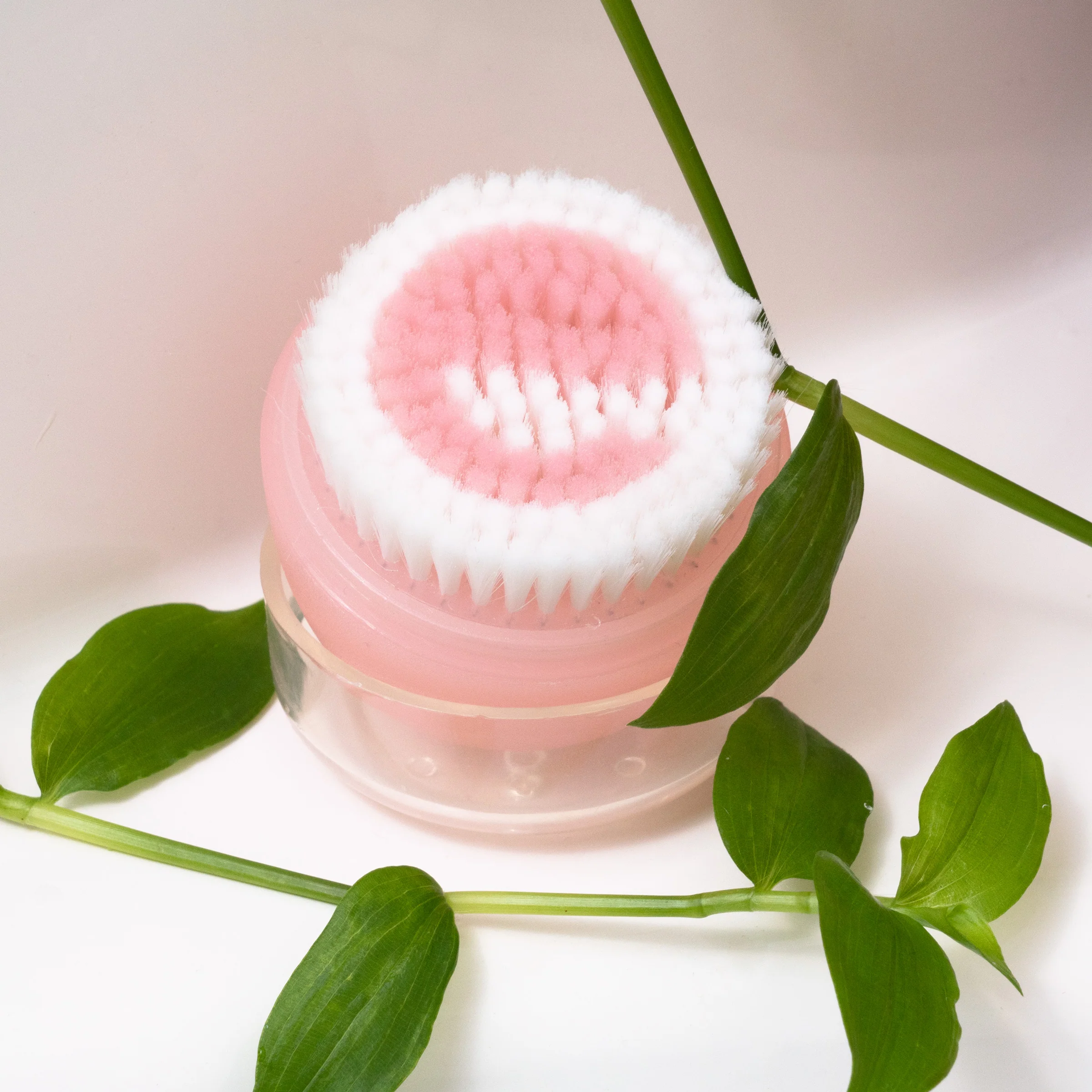 Deep Cleansing Facial Brush - Image 4