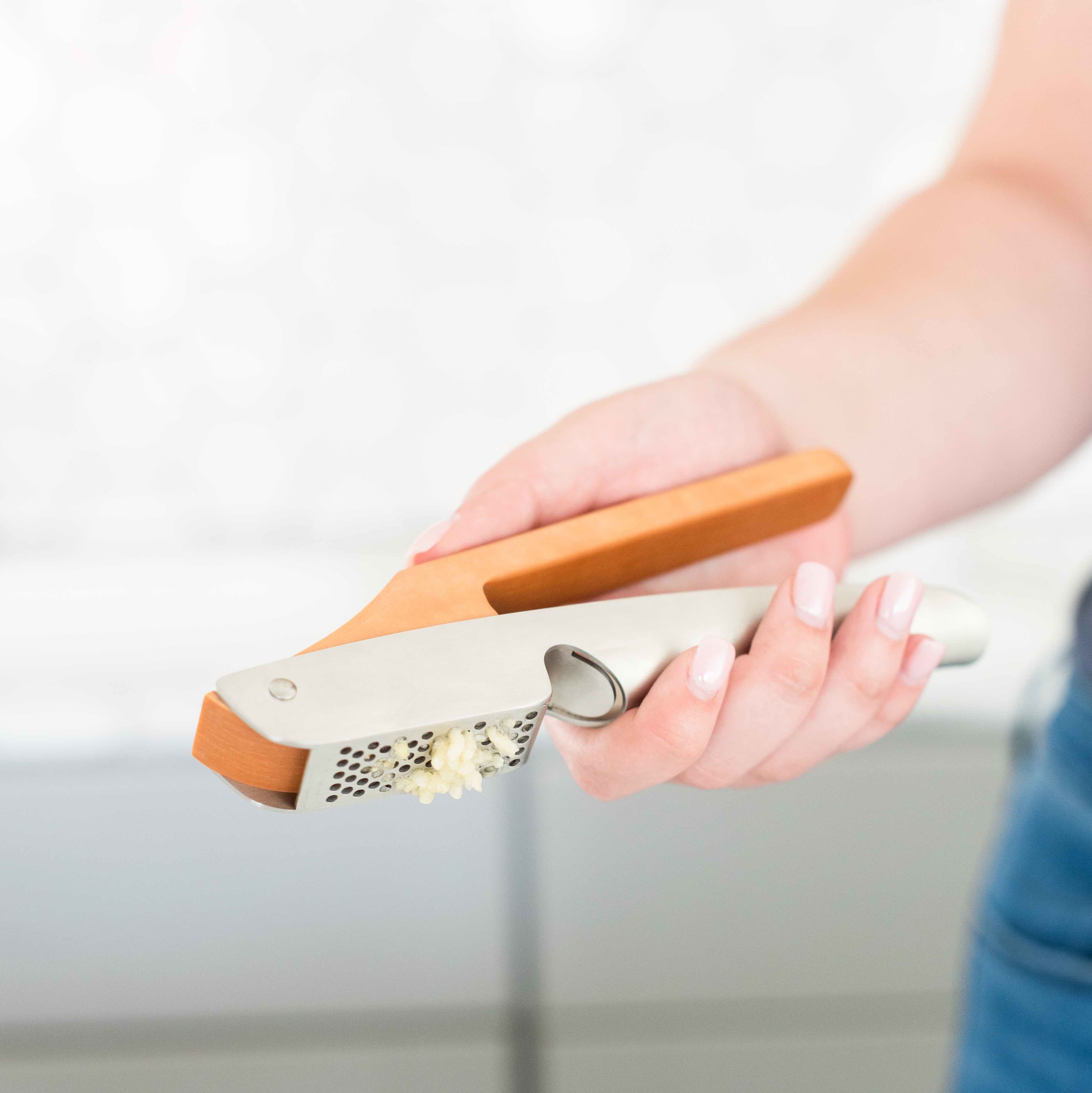 Easy-Clean Garlic Press - Image 2