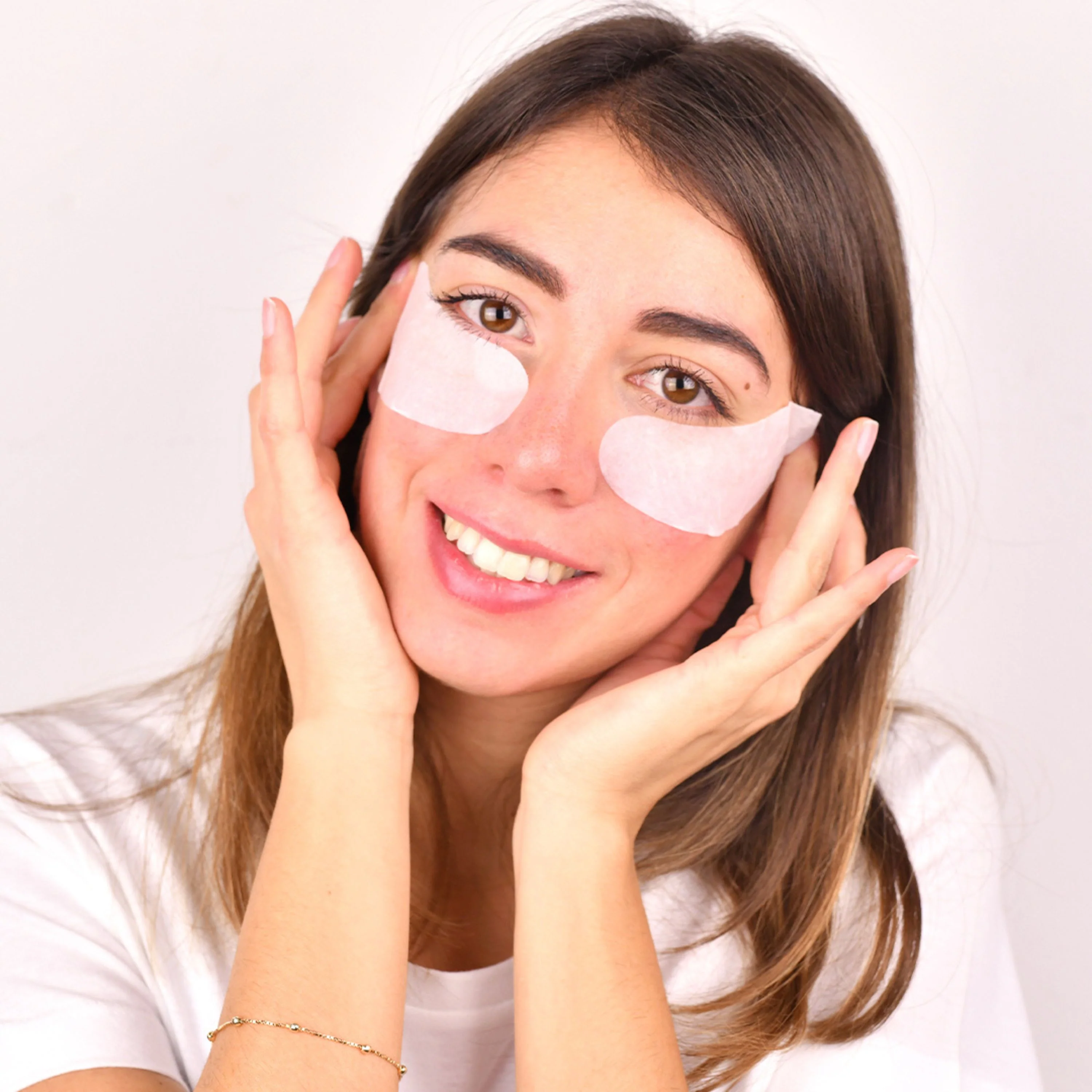 Brightening Super C Eye Patches with Hyaluronic Acid - Image 2