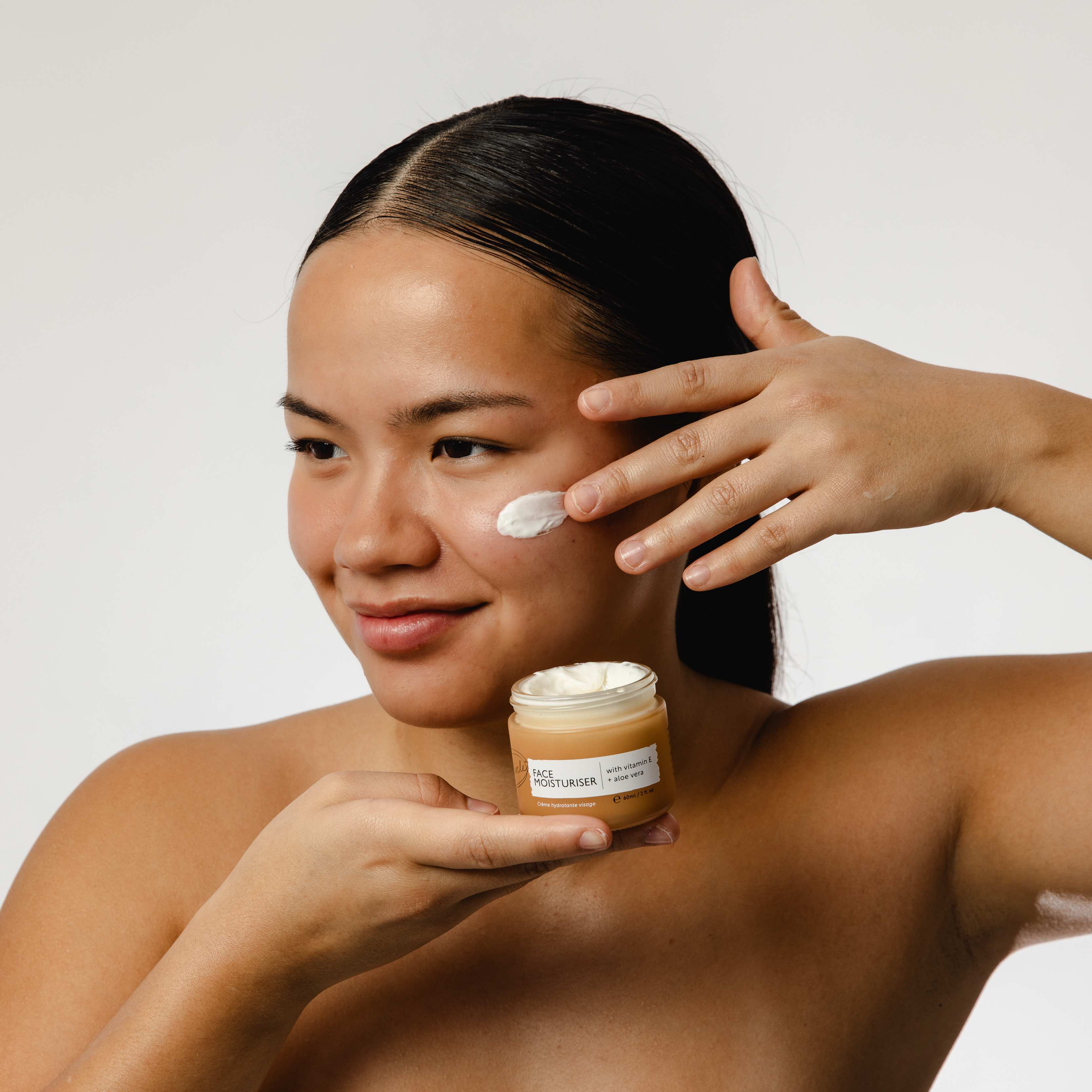 Face Moisturizer with Vitamin E + Aloe Vera - Image 11
