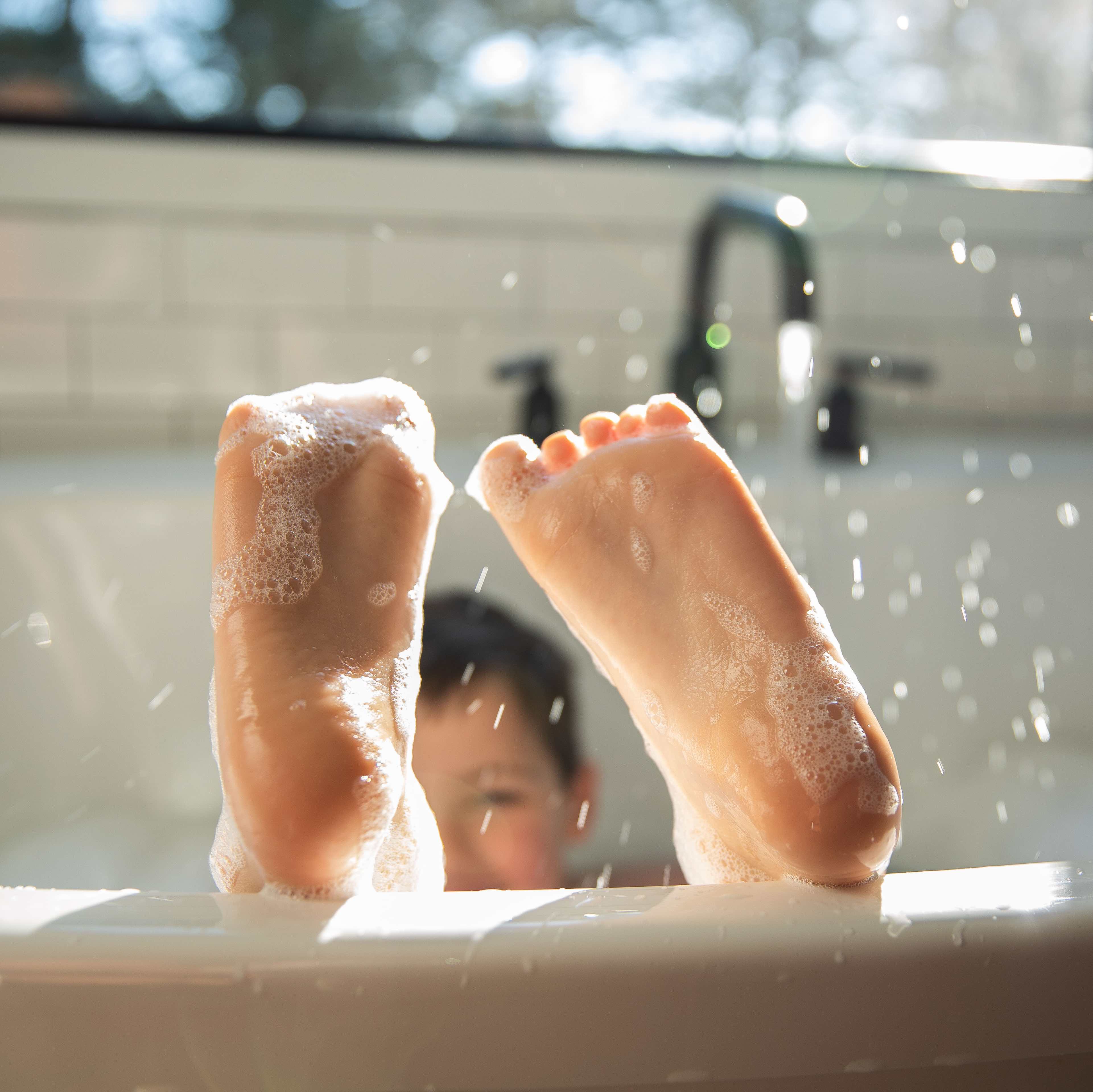 Foaming 2-in-1 Shampoo and Body Wash - Image 10