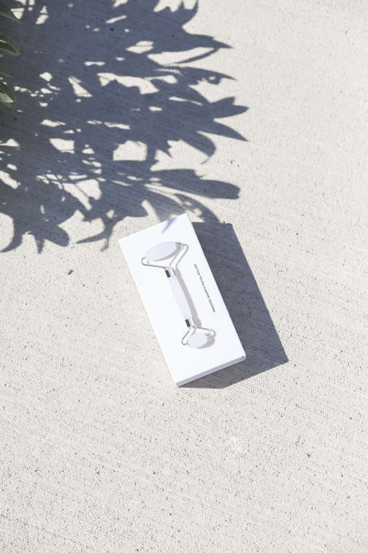 Frosted Quartz Facial Roller - Image 2