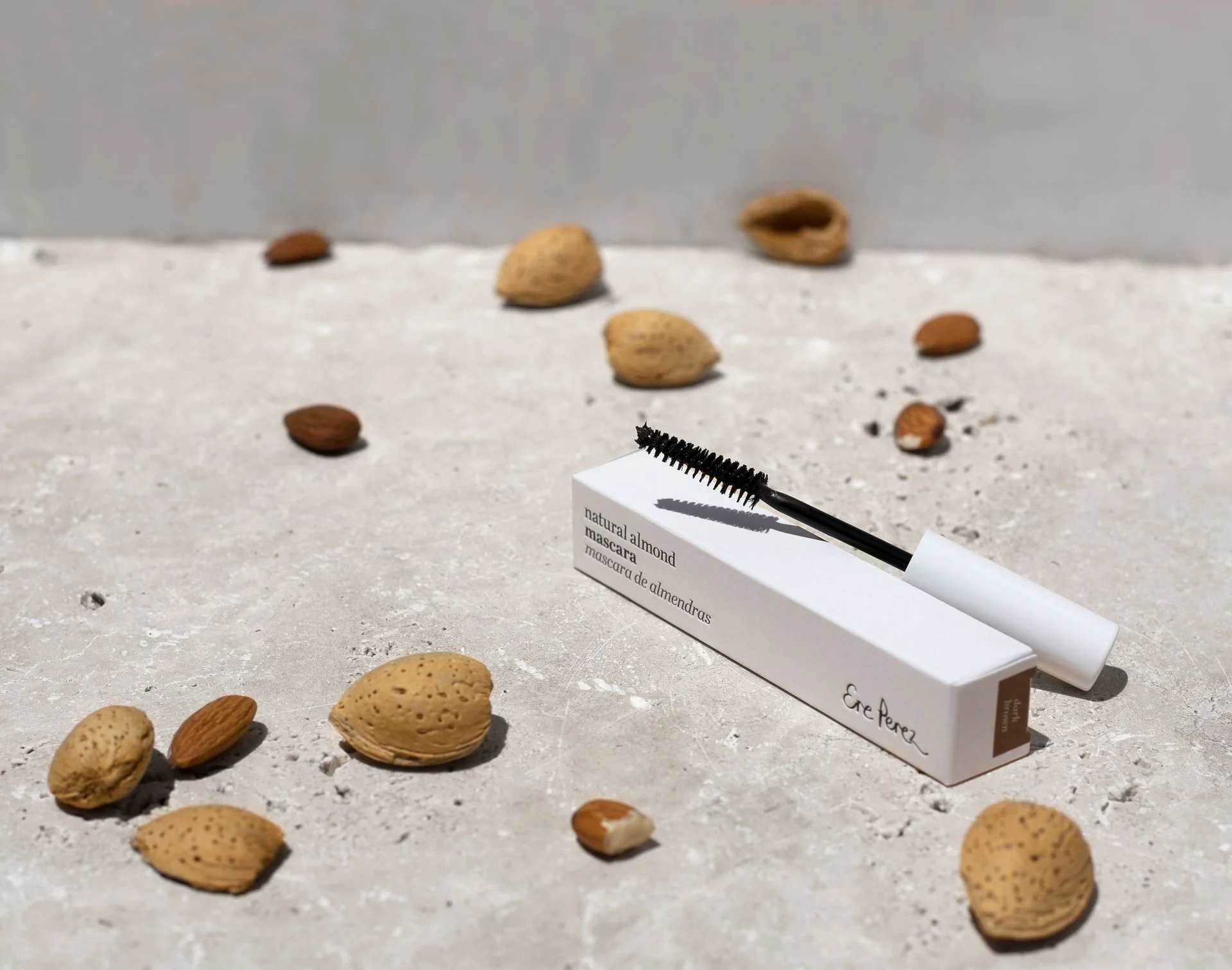 Natural Almond Mascara - Image 6