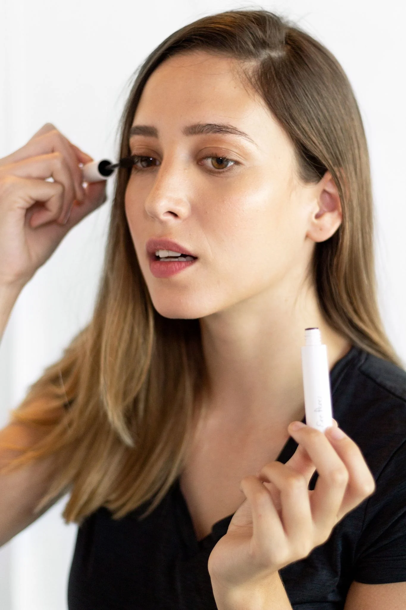 Natural Almond Mascara - Image 8