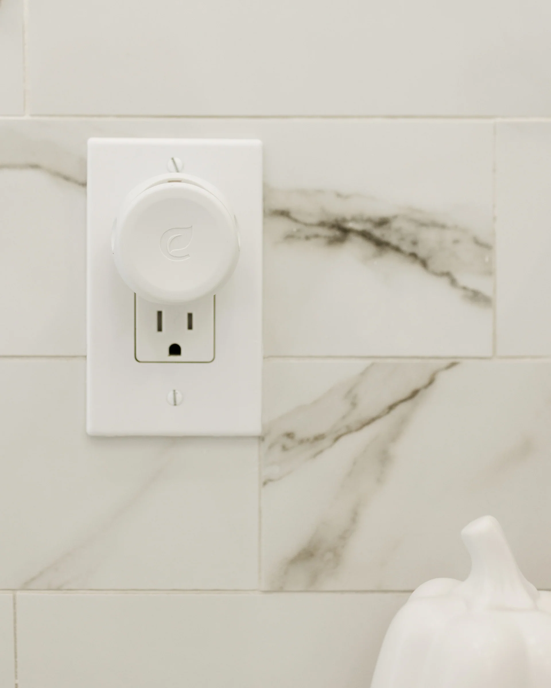 Plug-in Air Freshener Starter Set - Image 77