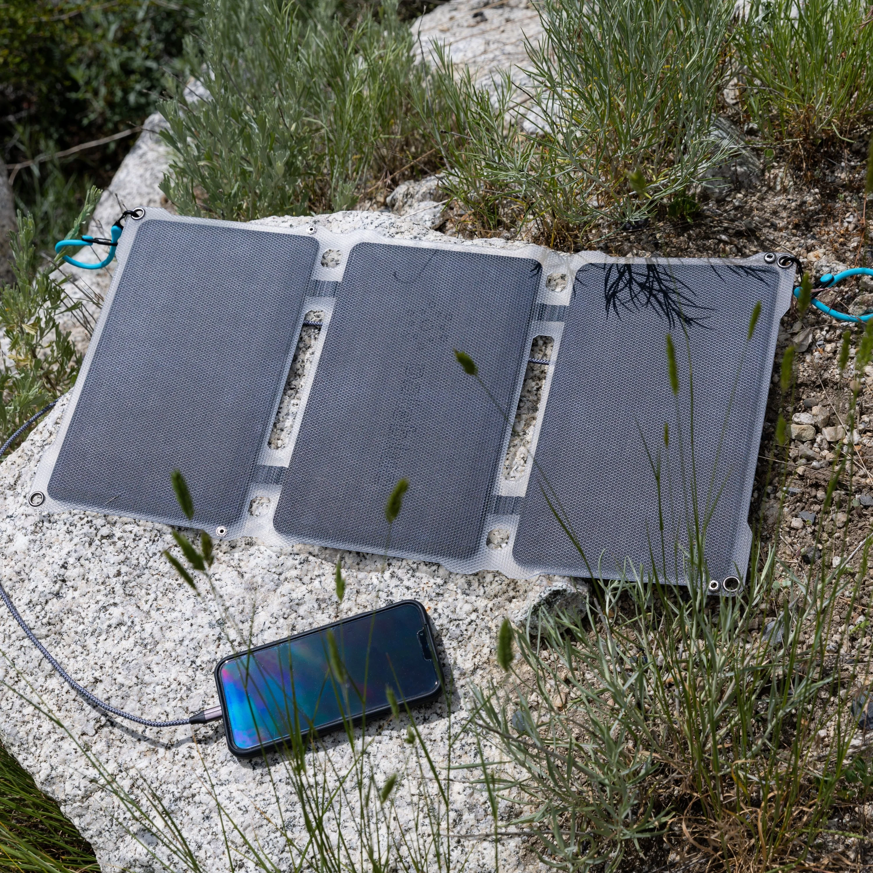 Portable Solar Charger, 21 Watts Max Output - Image 3