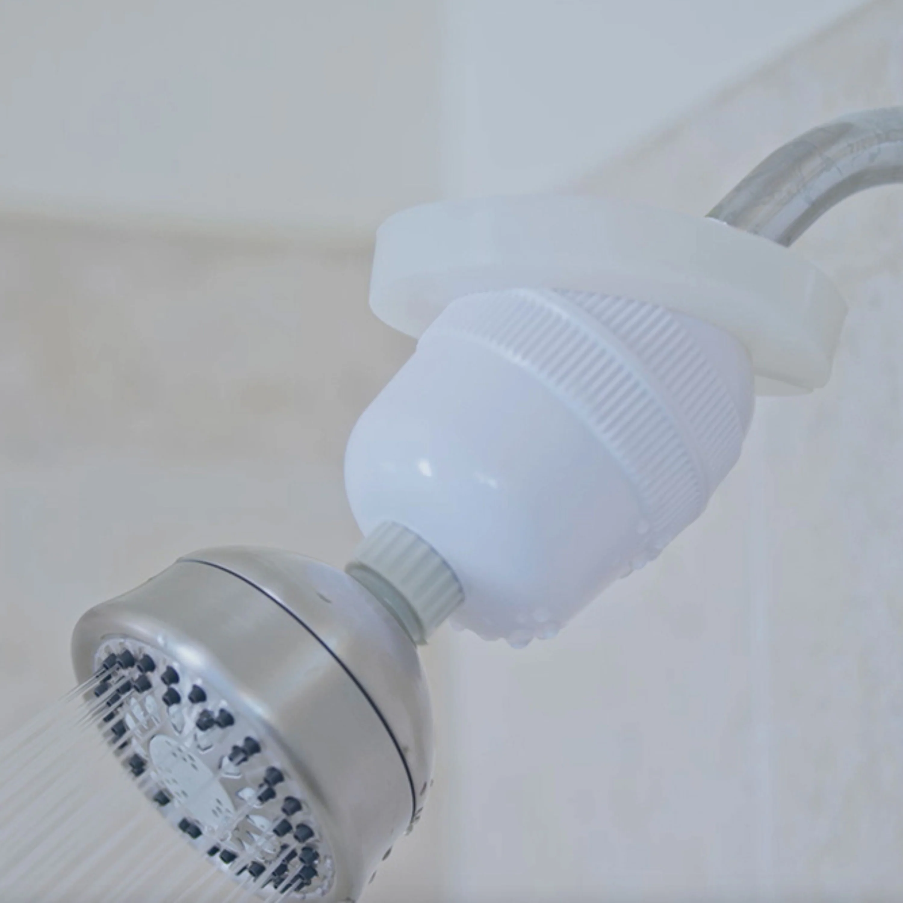 White Premium Shower Filter System - Image 5