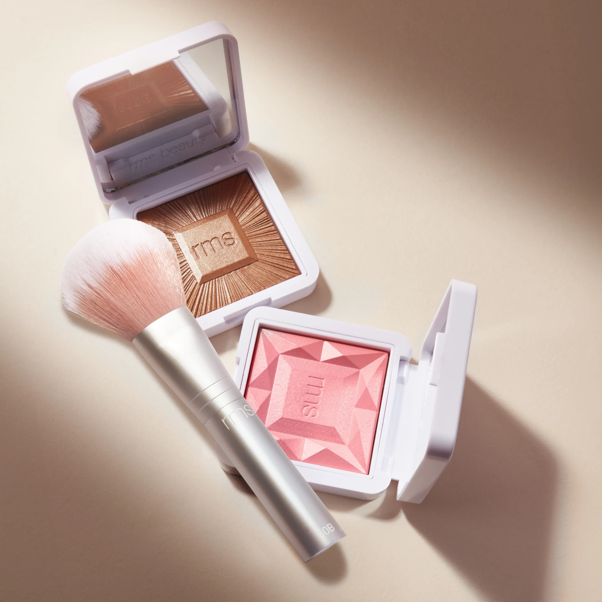 Skin2Skin Powder Blush Brush - Image 3