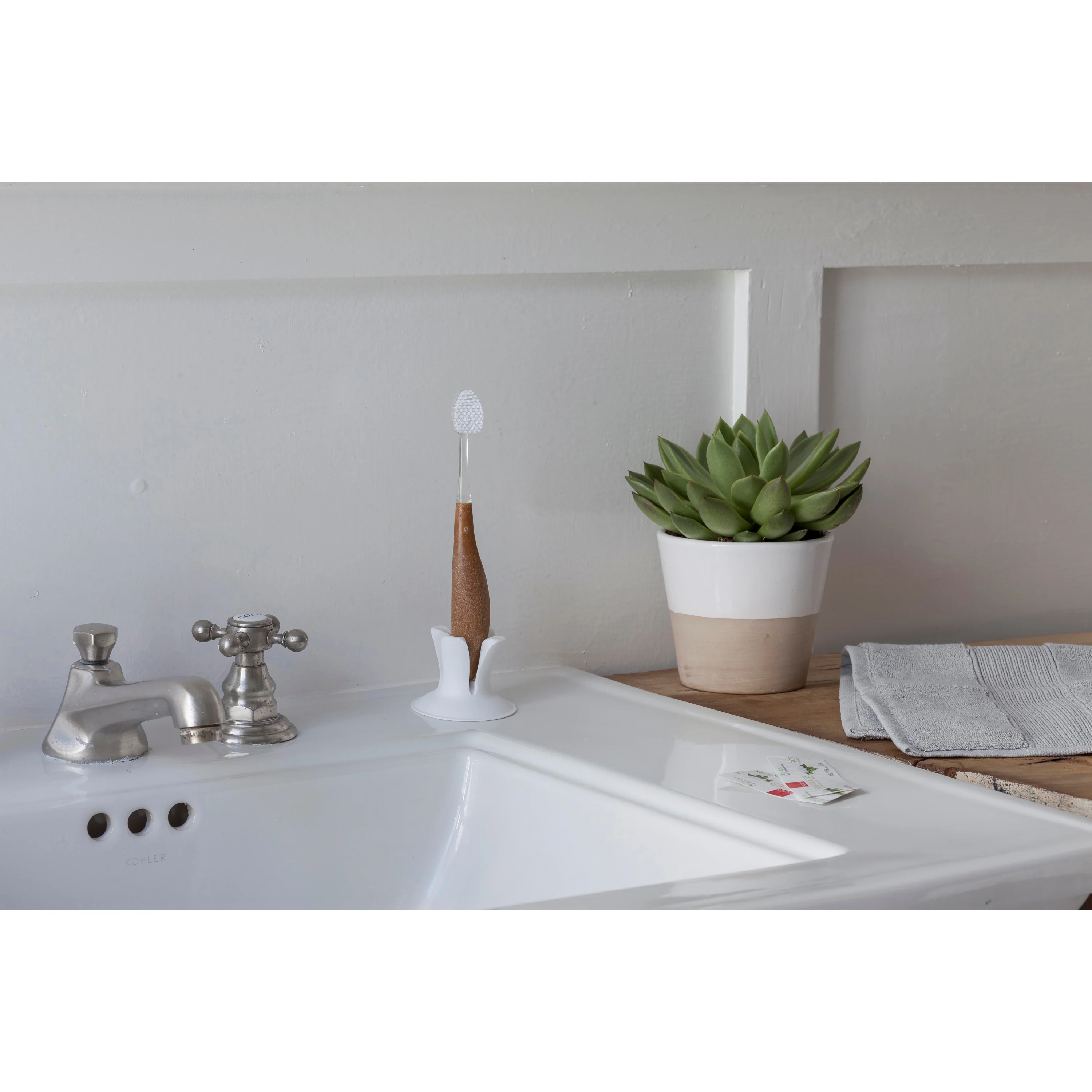 Source Toothbrush with Replaceable Head - Image 10