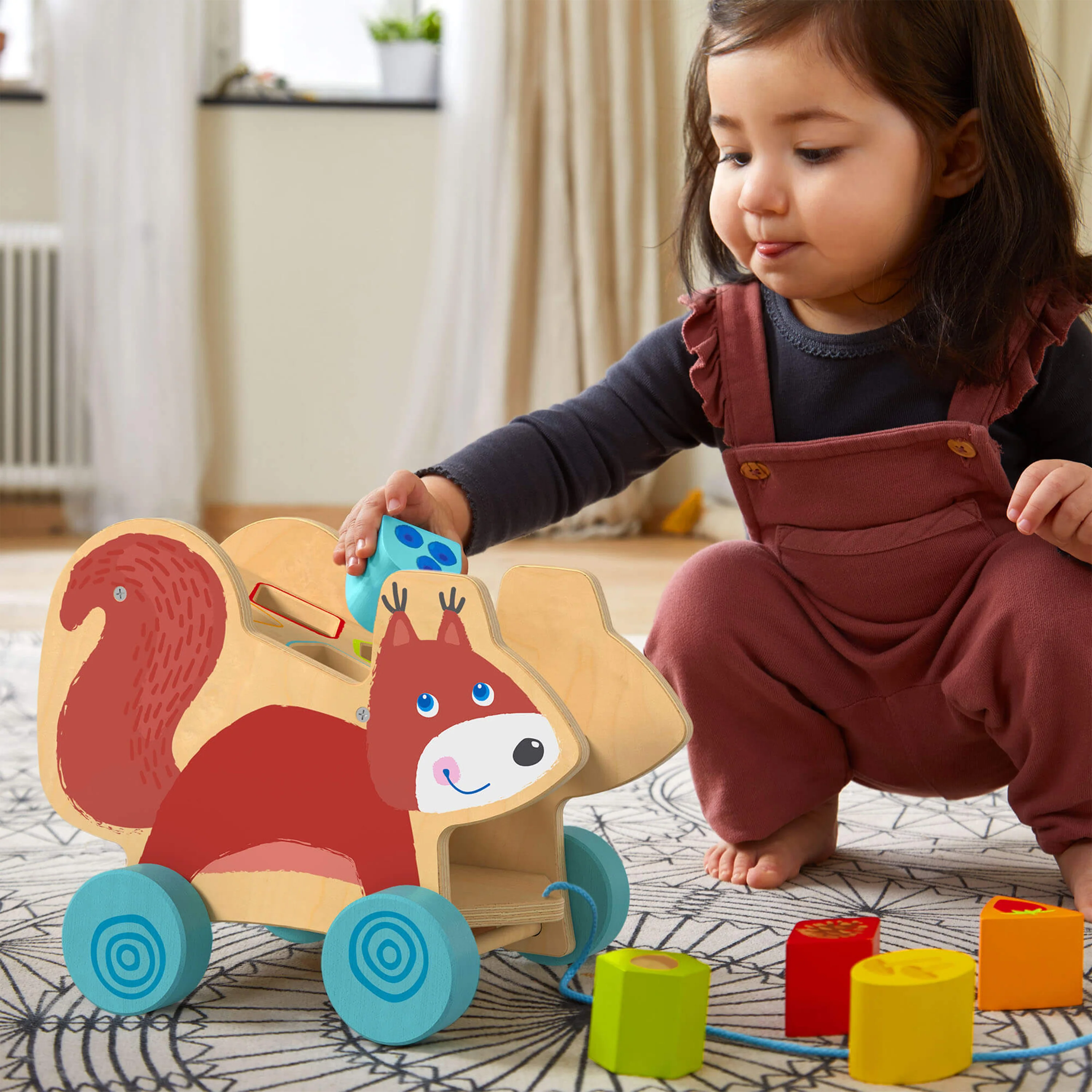 Squirrel Pull Along Toy Sorting Box - Image 4