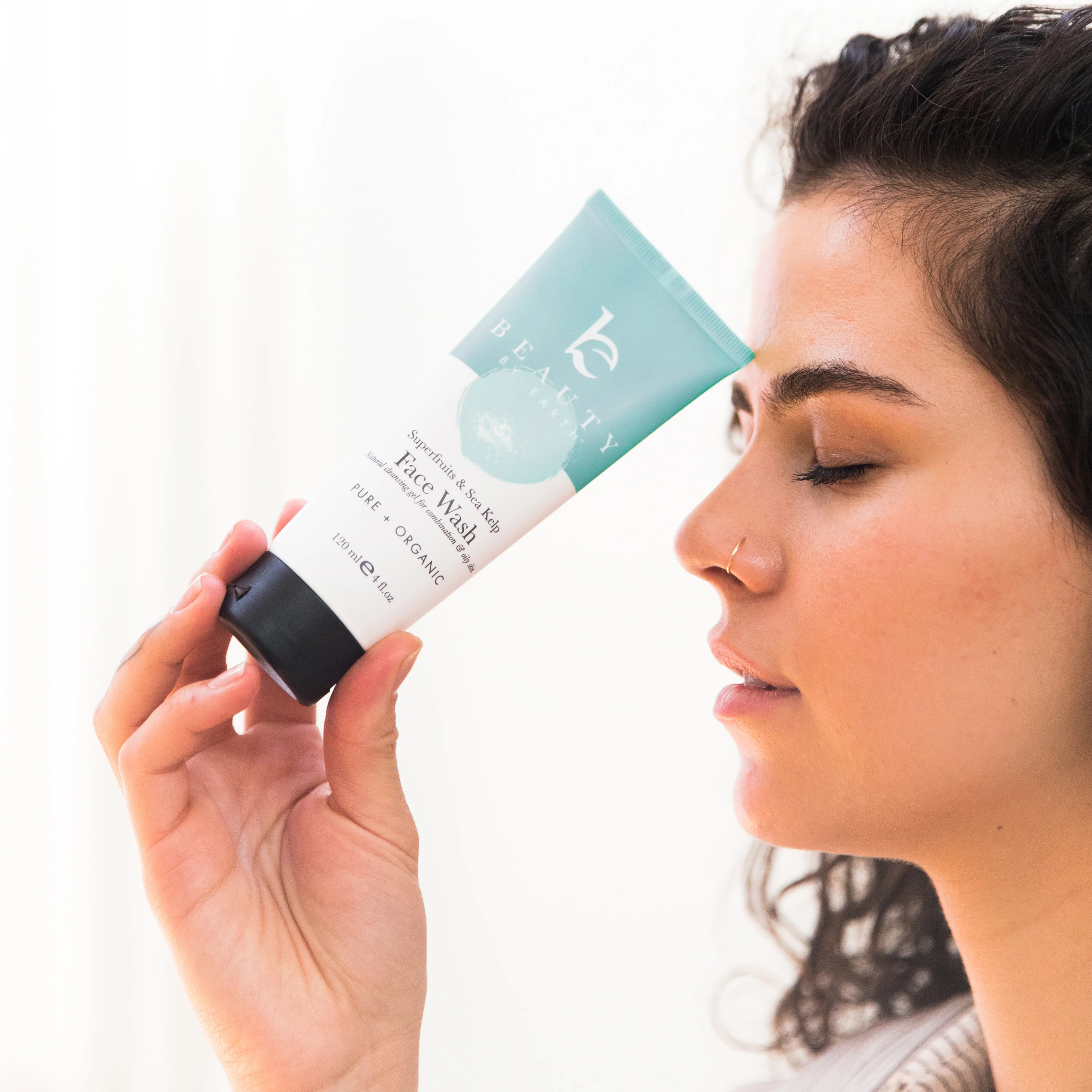 Superfruits & Sea Kelp Facial Cleanser - Image 4