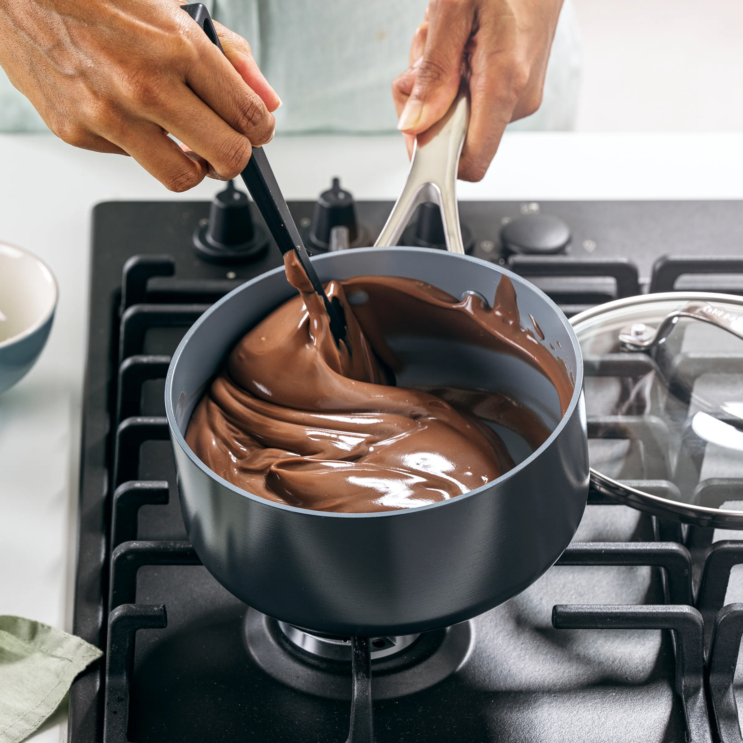 Valencia Pro Nonstick, Ceramic Sauce Pan with Lid, 2qt - Image 9