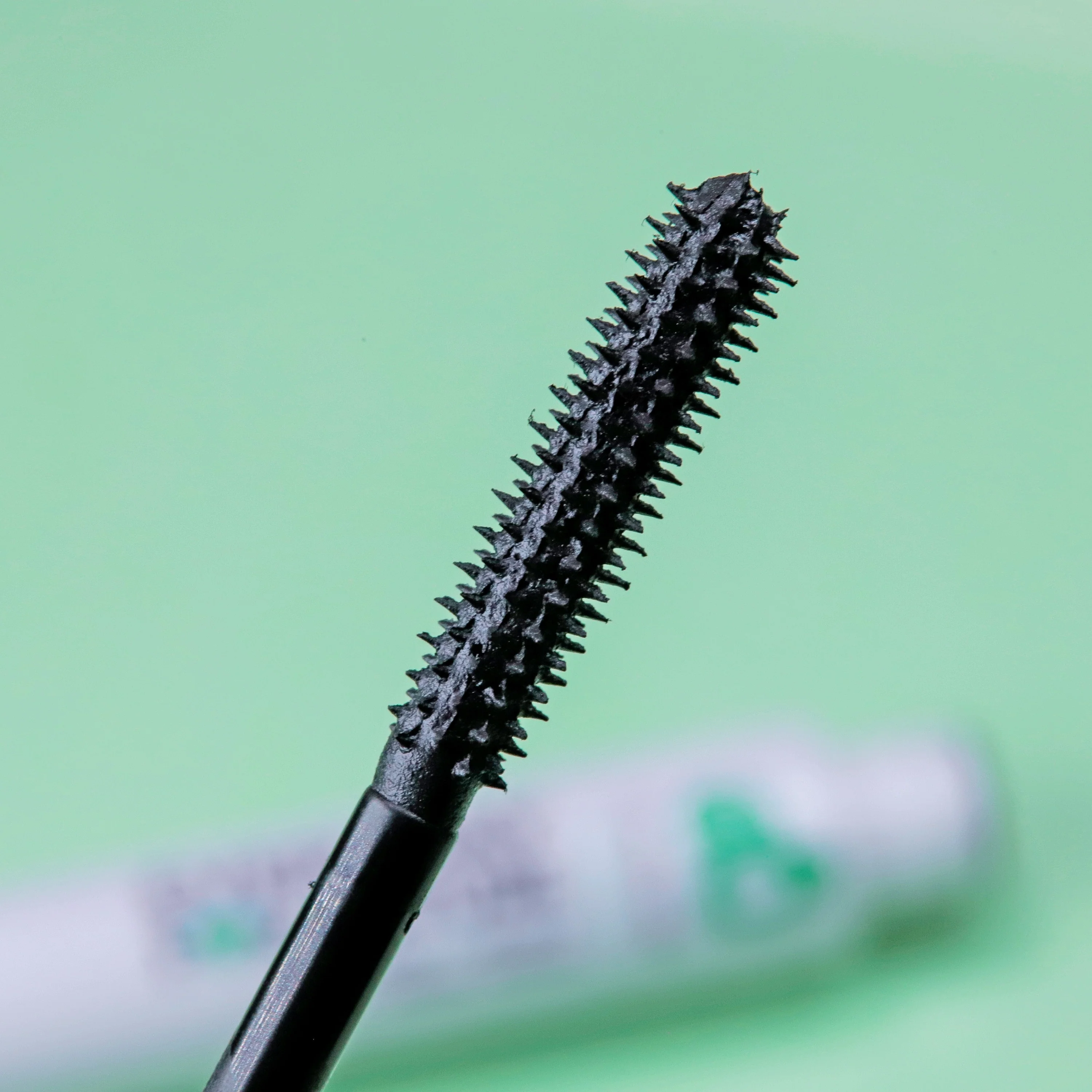 Volumizing Avocado Mascara with Castor Oil - Image 3